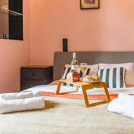 Apartment Wrzesinska - Balcony, Workspace, Location - By Rentujemy Krakow