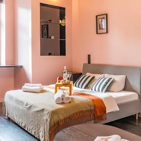 Apartment Wrzesinska - Balcony, Workspace, Location - By Rentujemy Krakow