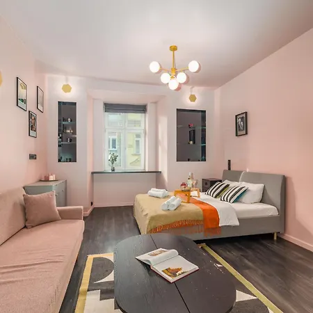 Apartment Wrzesinska - Balcony, Workspace, Location - By Rentujemy Krakow